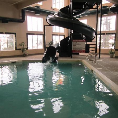 Super 8 By Wyndham Fort Nelson Bc Exterior photo