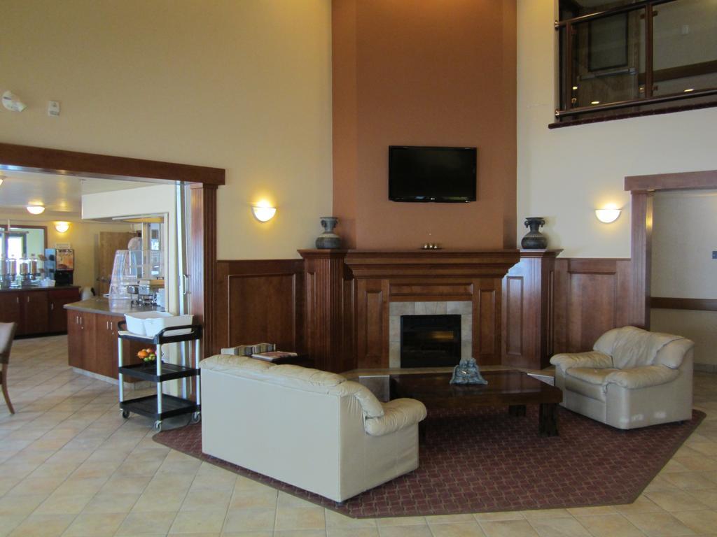 Super 8 By Wyndham Fort Nelson Bc Exterior photo