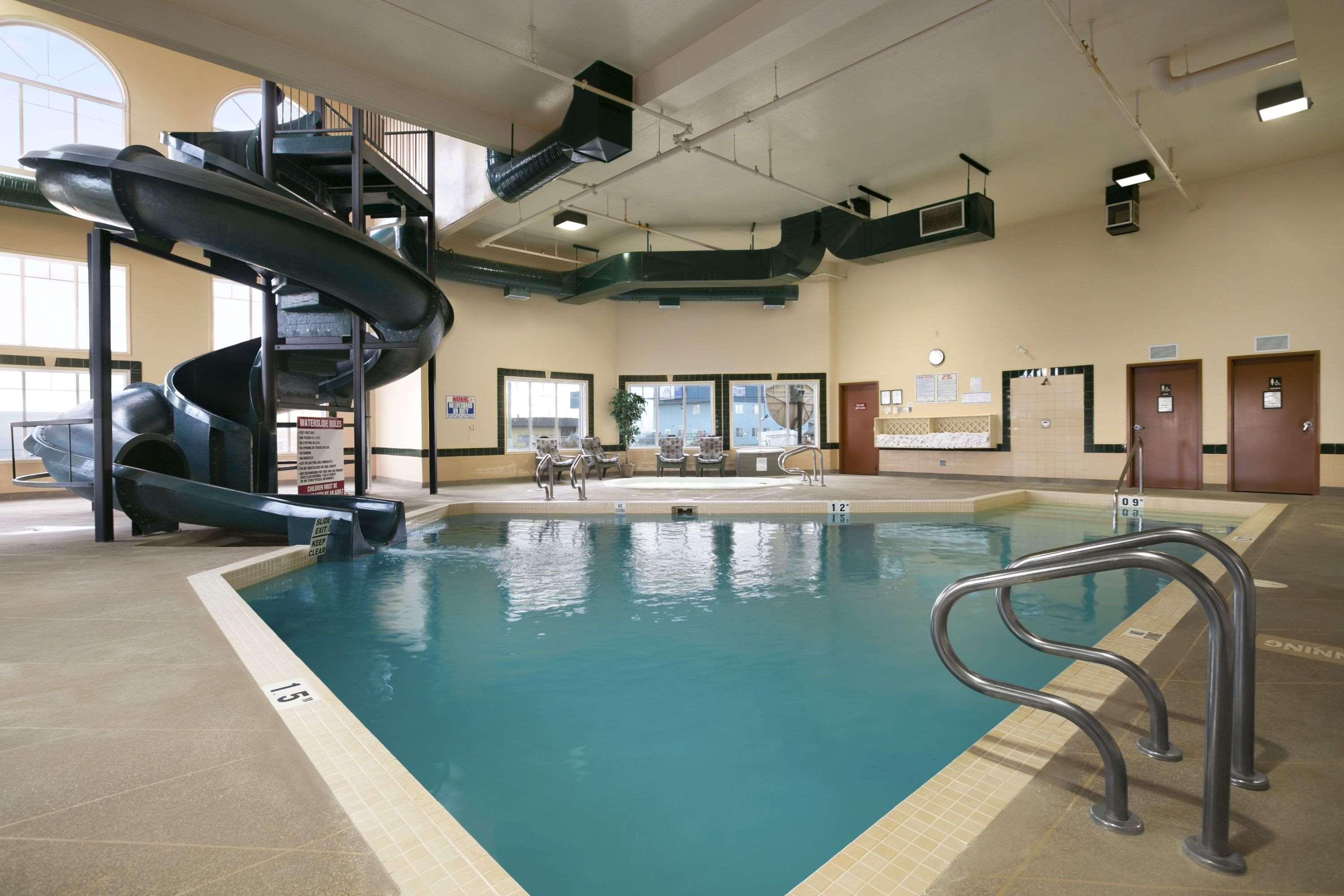 Super 8 By Wyndham Fort Nelson Bc Exterior photo