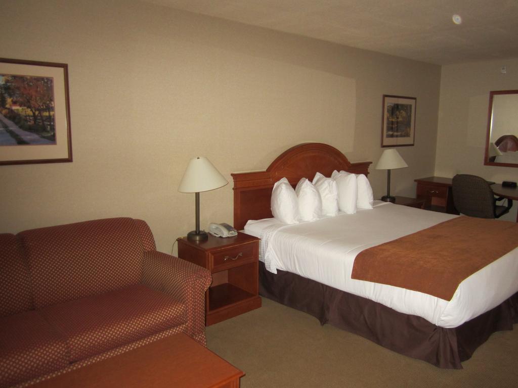 Super 8 By Wyndham Fort Nelson Bc Exterior photo