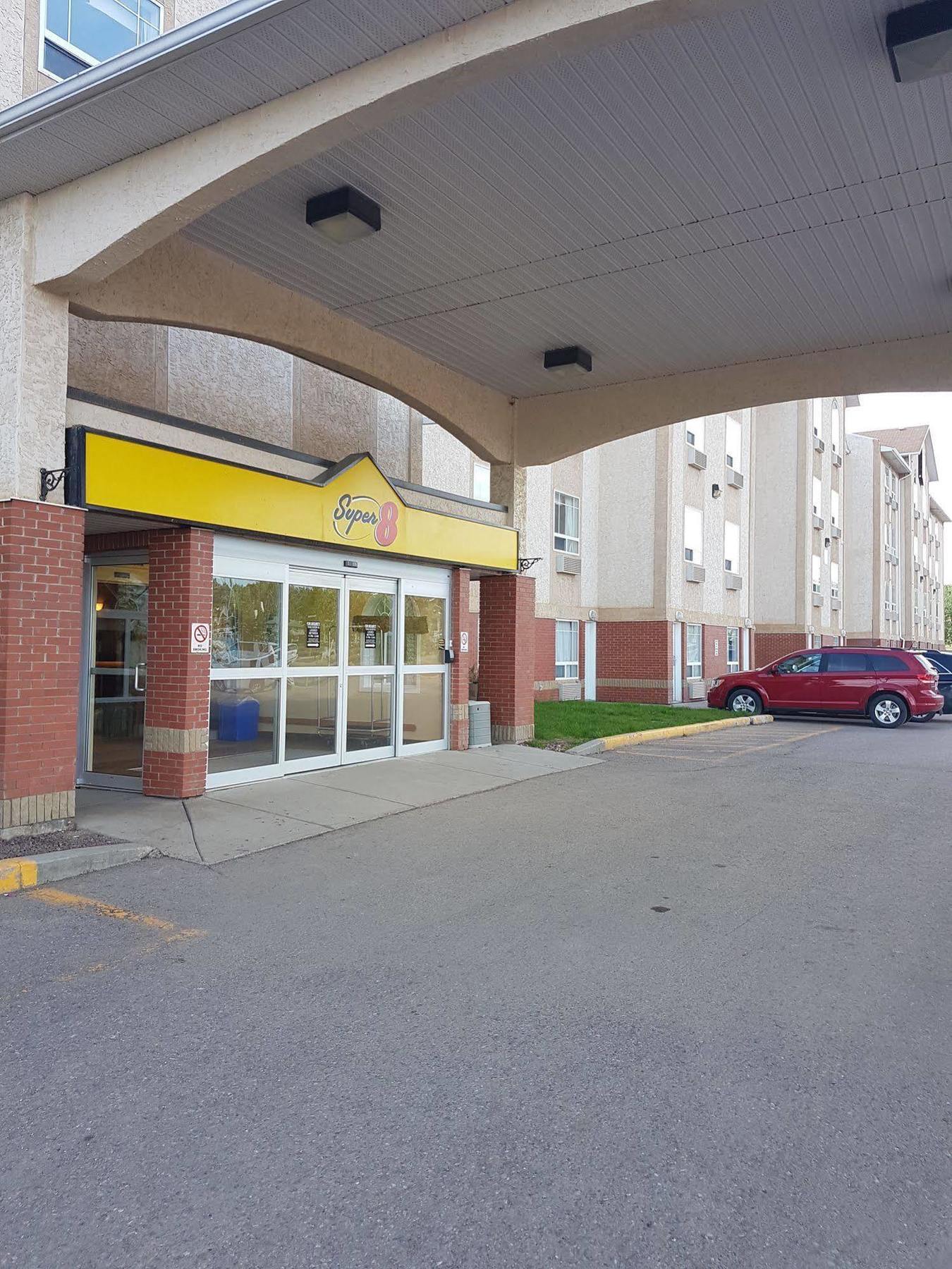 Super 8 By Wyndham Fort Nelson Bc Exterior photo